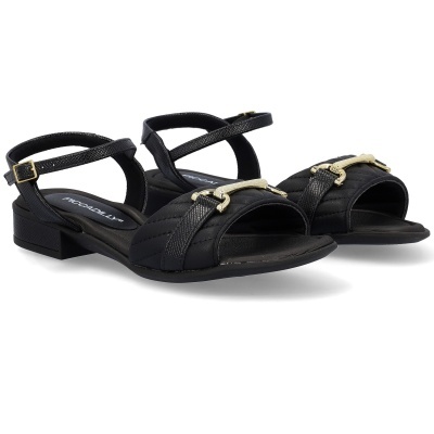 Par de sandálias pretas femininas PICCADILLY com fivela dourada e tiras ajustáveis.