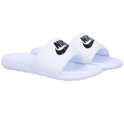 Chinelos desportivos Nike brancos com logo preto