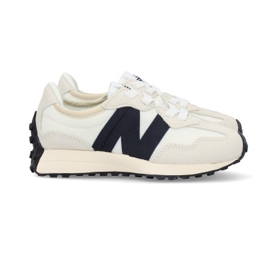 Ténis New Balance branco com detalhes em bege e preto