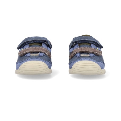 Sapatilhas azuis e castanhas para criança com sola branca e tiras de velcro