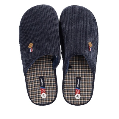 Chinelos masculinos azul escuro com interior xadrez e etiqueta Beppi 41