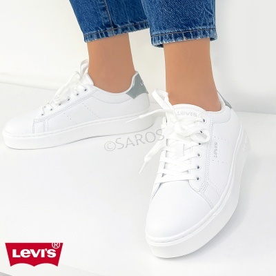 Ténis brancos Levi's com sola branca e detalhe cinzento na parte de trás