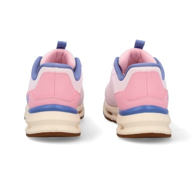 Par de sapatilhas desportivas rosa claro e azul vistas de trás