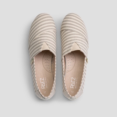 Par de alpargatas Paez com riscas cinza e bege