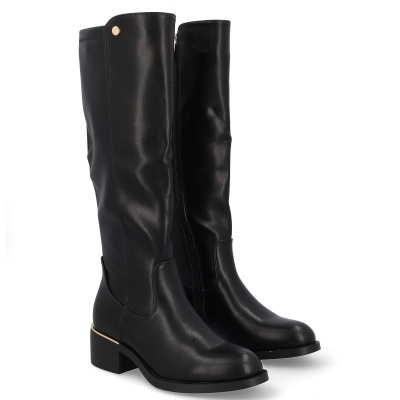 Botas pretas altas com salto médio e fecho
