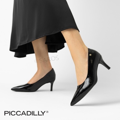 Sapatos de salto médio pretos de verniz com bico fino