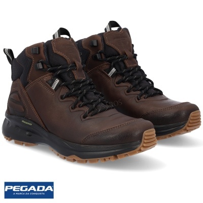 Botas de caminhada castanhas e pretas com sola antiderrapante e logótipo PEGADA
