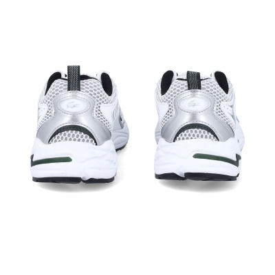 Sapatilhas desportivas brancas e cinzentas vistas de trás