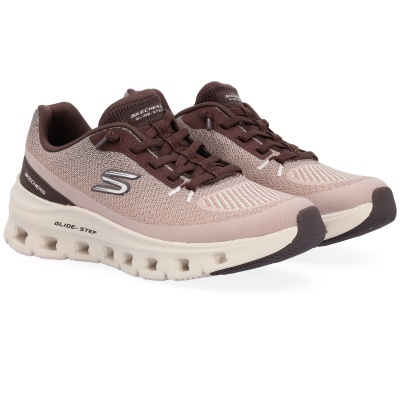 Ténis Skechers Glide-Step castanho claro e escuro com sola branca e logo prateado