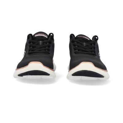 Par de sapatilhas pretas Skechers com sola branca e detalhes em bege