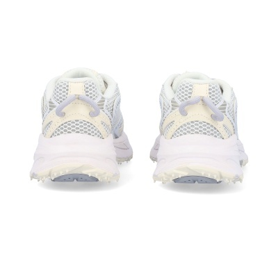 Sapatilhas desportivas brancas com detalhes bege e cinza vistas de trás