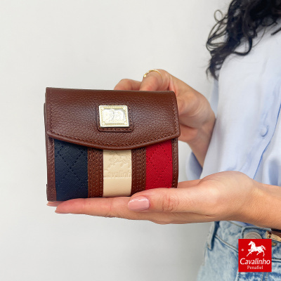 Carteira Cavalinho castanha com riscas azul, bege e vermelho