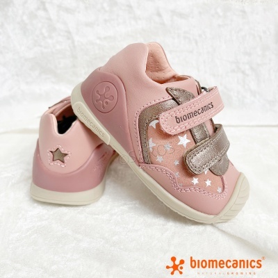 Sapatilhas infantis rosa com velcro prateado e estampa de estrelas