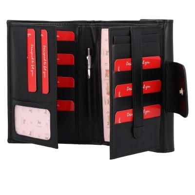 Carteira preta de pele aberta com divisórias para cartões e interior rosa com padrão