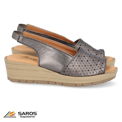 Sandálias cunha cinza metálico com padrão perfurado e sola bege