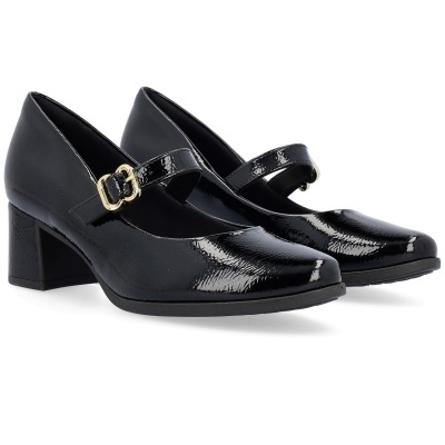 Sapatos de salto médio em verniz preto com fivela dourada
