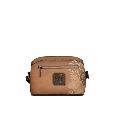 Bolsa de ombro castanha clara com padrão de bolinhas e emblema quadrado