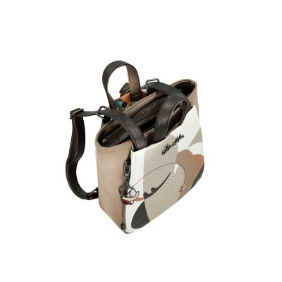 Mochila feminina bege com padrão artístico e alças pretas