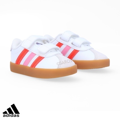 Sapatilhas infantis Adidas brancas com riscas rosa e vermelhas e sola castanha