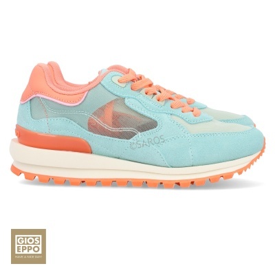 Ténis desportivos azul claro e salmão com sola branca e detalhes translúcidos