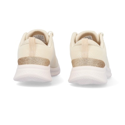 Ténis desportivos bege com detalhes dourados vistos de trás