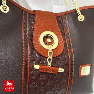 Mala de senhora castanha com detalhes em couro castanho claro e fecho dourado com logo Cavalinho