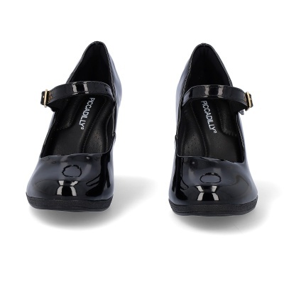Sapatos de salto altos pretos de verniz com tira de fecho