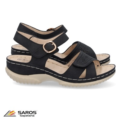 Sandálias pretas com sola branca e fivela dourada