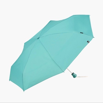 Guarda-chuva dobrável azul-turquesa com cabo compacto