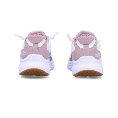 Sapatilhas Skechers Slip-Ins rosa claro e branco vistas de trás.