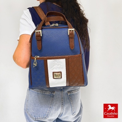 Mochila Cavalinho azul, castanho e branco com zíper dourado e alças ajustáveis