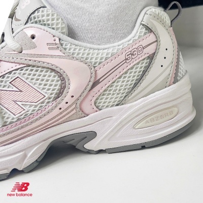 Ténis New Balance S30 branco, rosa e cinzento com sola ABZORB