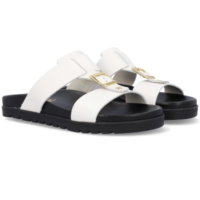 Sandálias masculinas brancas com sola preta e fivelas douradas