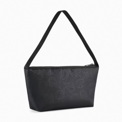 Mala de ombro preta com padrão em relevo e alça larga