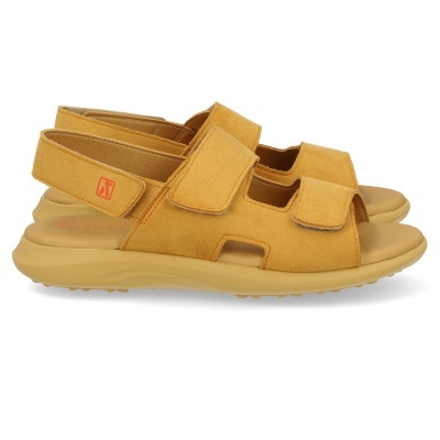Sandálias amarelas em camurça com tiras de velcro e sola de borracha