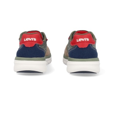 Sapatilhas Levis vermelhas, azuis e verdes vistas de trás
