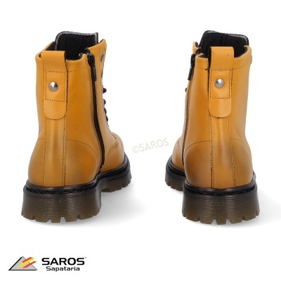 Botins amarelos em pele com sola preta e fecho lateral