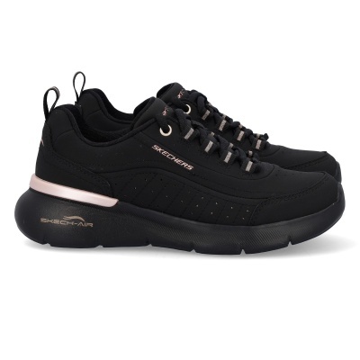 Ténis Skechers pretos com sola grossa e detalhes rosa