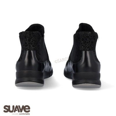 Ténis pretos Suave vistos por trás com textura preta e sola cinzenta