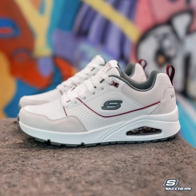 Sapatilhas Skechers brancas com detalhes vermelhos e cinza