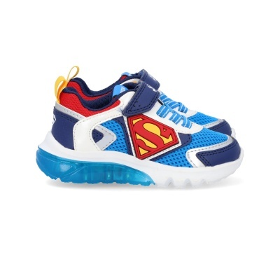 Tênis para criança azul com logótipo do Superman nas laterais