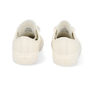 Sapatilhas Converse All Star brancas vistas por trás