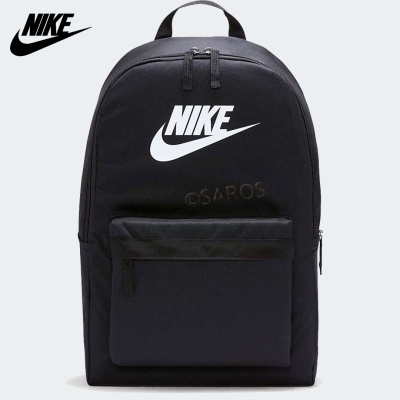 Mochila preta NIKE com logótipo branco e bolso frontal