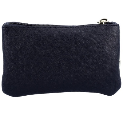 Bolsa preta com fecho metálico