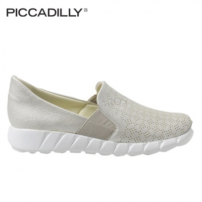 Tênis slip-on cinza claro com sola branca ondulada da marca PICCADILLY