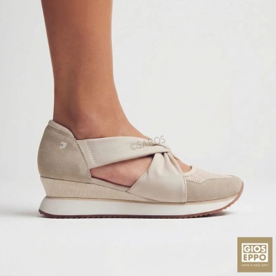 Sapatilha feminina bege com cunha e detalhe de nó