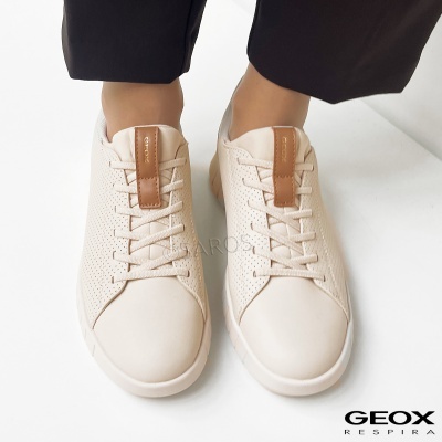 Ténis Geox bege com detalhes castanhos e sola branca