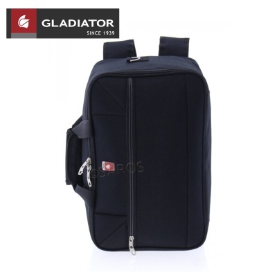 Mochila preta da marca GLADIATOR com fechos metálicos e alças acolchoadas
