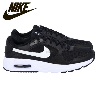 Sapatilhas Nike Air Max negras e brancas sobre fundo branco