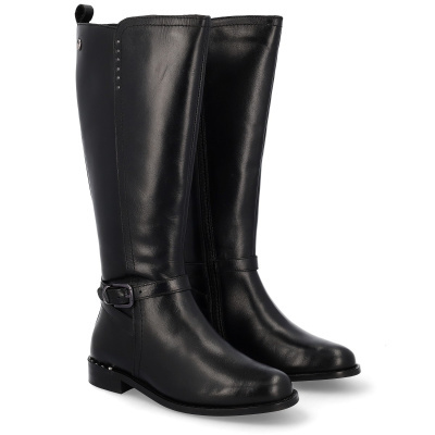 Botas altas pretas em pele com fivela e fecho lateral